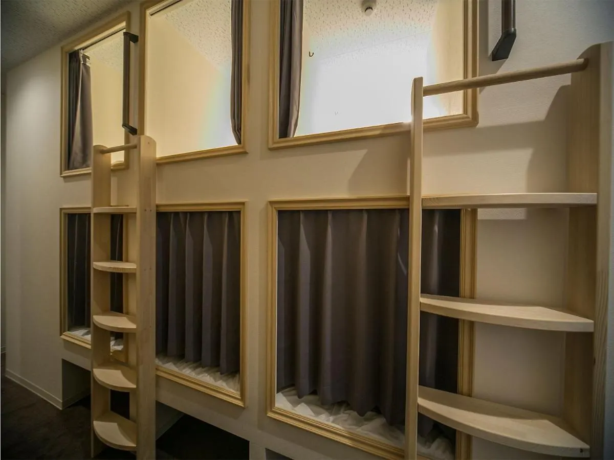 The Micro Museum Hostel Aoyama Tokyo 0*,  Japan